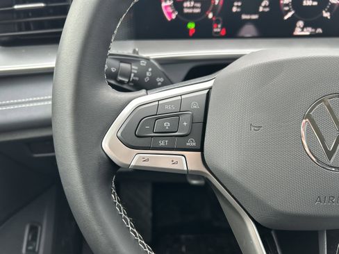 New 2026 Volkswagen Tiguan SE image 14