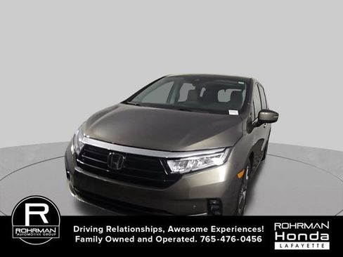 Used 2023 Honda Odyssey Elite image 3