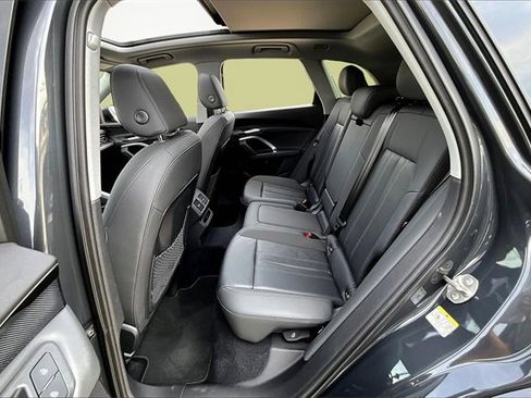 Used 2025 Audi Q5 Premium image 28