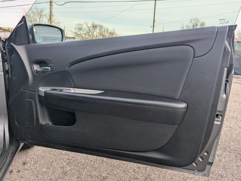 Used 2011 Chrysler 200 Touring w/ Cold Weather Group FWD image 9