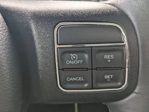 Used 2018 Jeep Wrangler Unlimited Sahara w/ Connectivity Group AWD/4WD image 23