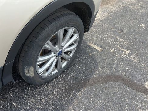 Used 2017 Ford Escape Titanium FWD image 16