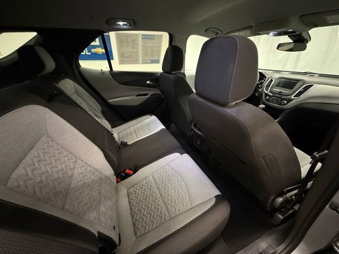 Used 2023 Chevrolet Equinox LS w/ LS Convenience Package FWD image 6