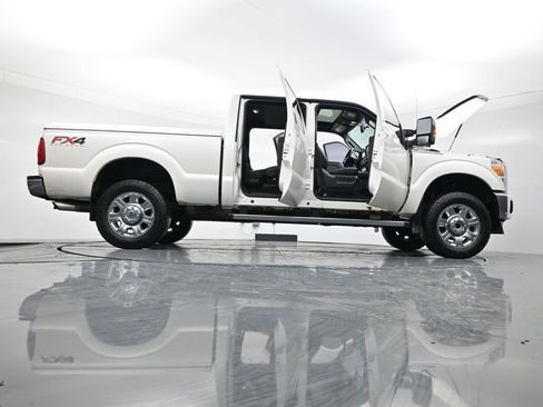 Used 2015 Ford F250 Lariat w/ Lariat Ultimate Package image 60