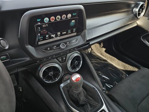 Used 2018 Chevrolet Camaro SS RWD image 34