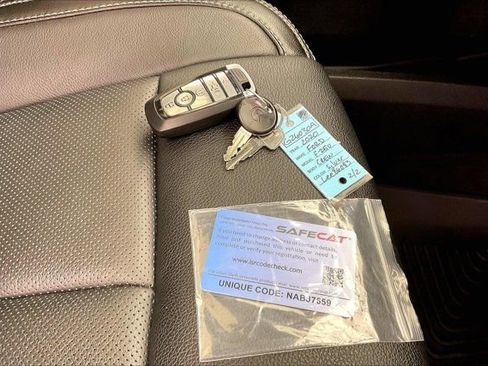 Used 2020 Ford F250 Lariat image 10