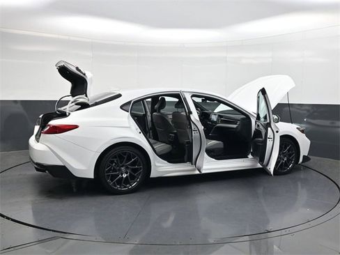 Used 2025 Toyota Camry SE w/ Convenience Package image 35