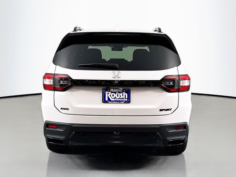 New 2026 Honda Pilot Sport image 6