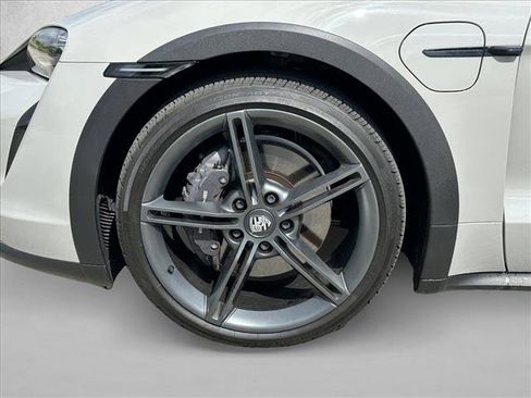 Used 2022 Porsche Taycan 4 Cross Turismo AWD/4WD image 9
