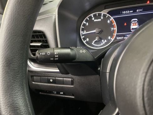 Used 2024 Nissan Rogue SV image 24