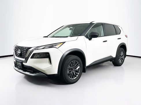 Used 2023 Nissan Rogue S AWD/4WD image 3