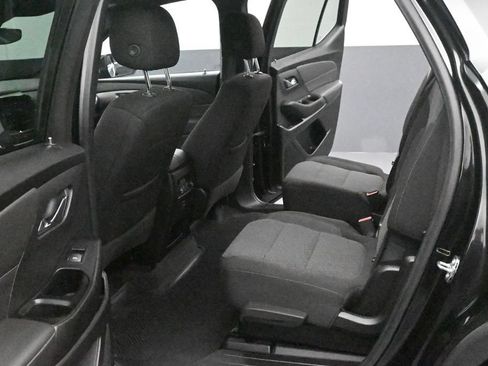 Used 2023 Chevrolet Traverse LT AWD/4WD image 13