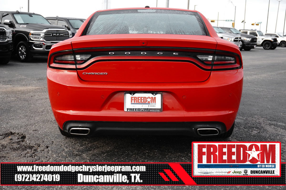 Used 2022 Dodge Charger SXT RWD image 4