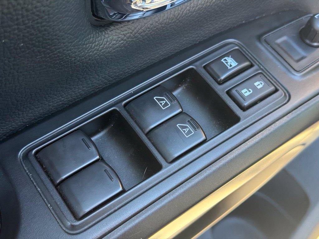 Used 2024 Nissan Titan PRO-4X w/ Pro-4x Convenience Package AWD/4WD image 14