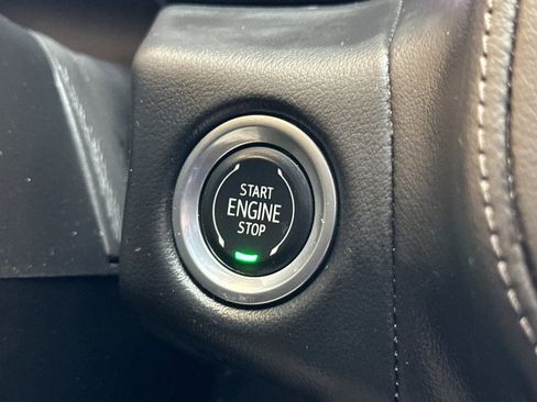 Used 2022 GMC Yukon SLE w/ Gmc Pro Safety Plus Package RWD image 24