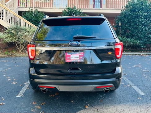 Used 2017 Ford Explorer XLT w/ Equipment Group 202A image 7