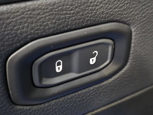Used 2025 Jeep Gladiator Sport AWD/4WD image 34