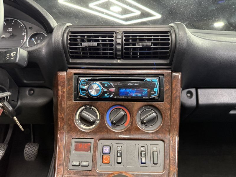 Used 1997 BMW Z3 2.8 RWD image 13