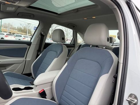 New 2026 Volkswagen Jetta SE FWD image 13