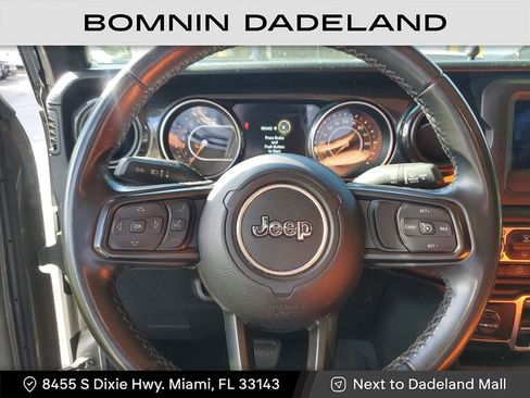 Used 2020 Jeep Gladiator Sport image 10