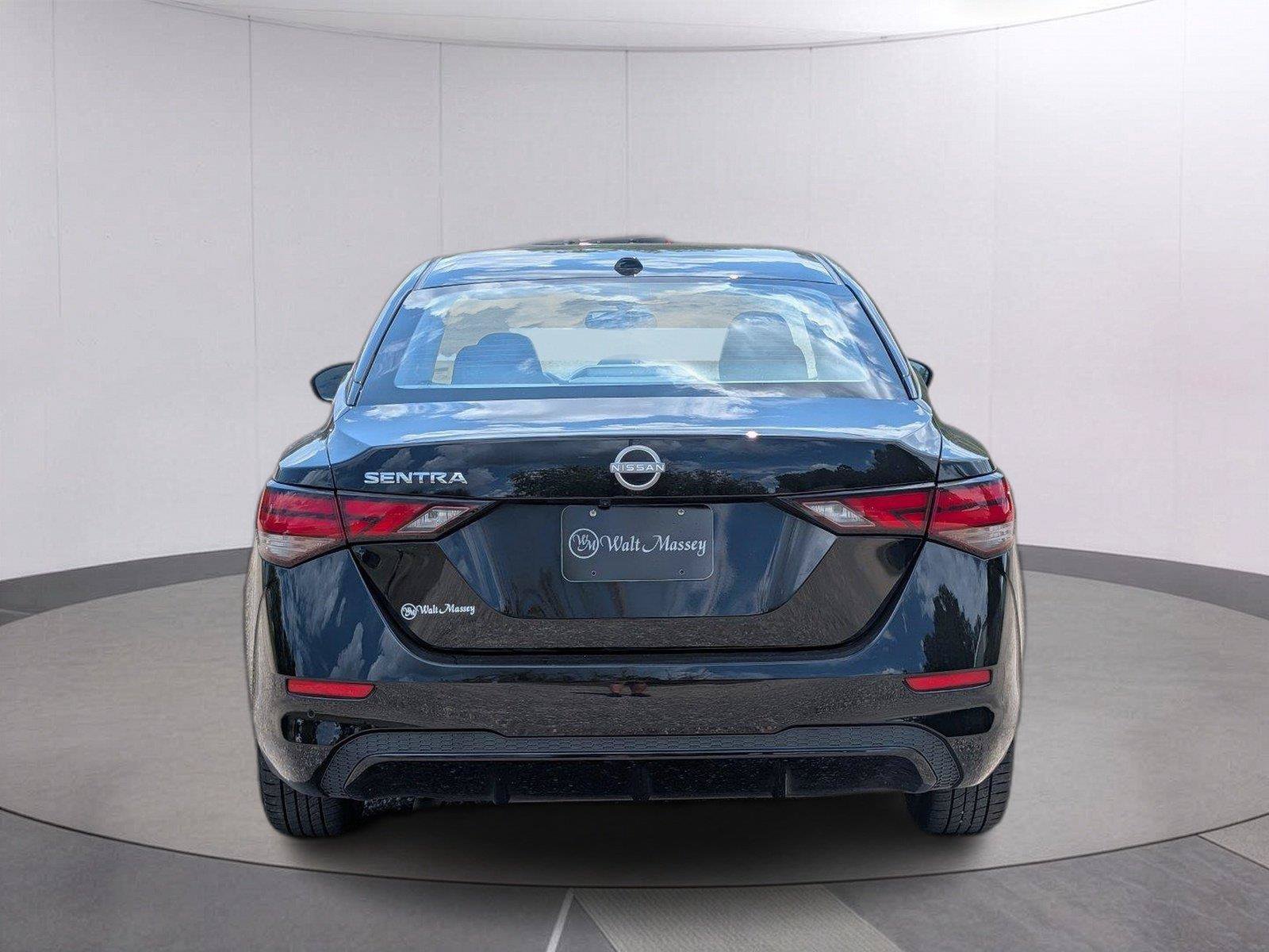 Used 2025 Nissan Sentra SV FWD image 4
