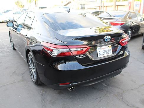 Used 2021 Toyota Camry XLE image 5