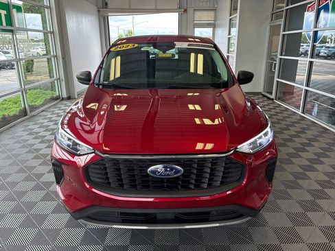 Used 2023 Ford Escape Active AWD/4WD image 2