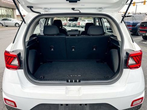 Certified 2022 Hyundai Venue SEL image 9