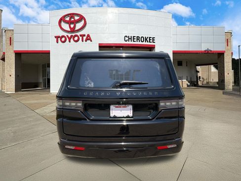 Used 2024 Jeep Grand Wagoneer Series II w/ Quick Order Packagew 28T AWD/4WD image 6