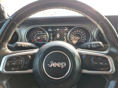 Used 2020 Jeep Gladiator Sport w/ Technology Group AWD/4WD image 22