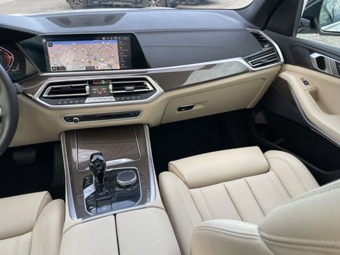 Used 2022 BMW X5 xDrive40i w/ Parking Assistance Package image 10