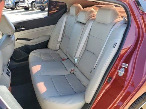 Used 2022 Nissan Altima 2.5 Platinum image 9