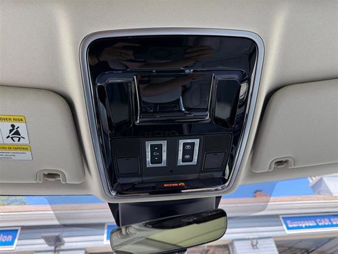 Used 2017 Land Rover Range Rover Sport HSE image 28
