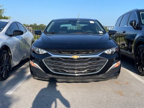 Used 2023 Chevrolet Malibu LT FWD image 2