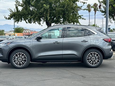 New 2025 Ford Escape SE w/ Class II Trailer Tow Package image 7