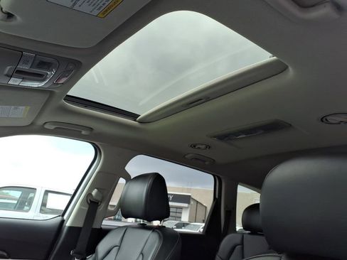 Used 2024 Kia Telluride S w/ S Sunroof Package image 15