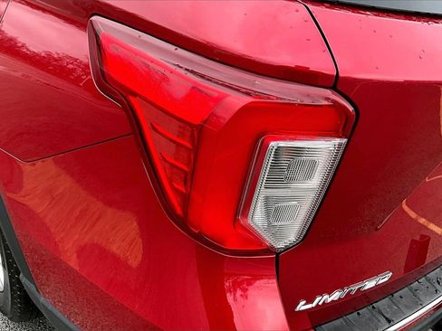 Certified 2022 Ford Explorer Limited w/ Equipment Group 301A image 30