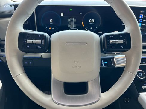 Used 2025 Hyundai Santa Fe Limited image 25