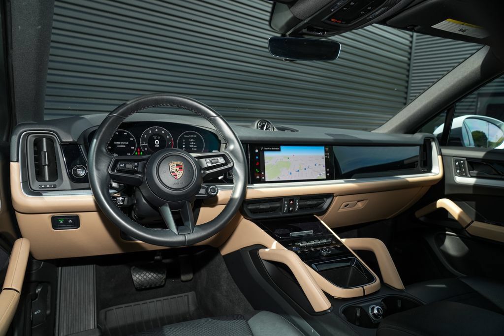 Certified 2024 Porsche Cayenne Coupe AWD/4WD image 28