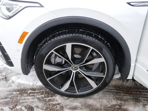 Used 2022 Volkswagen Tiguan SEL R-Line image 15