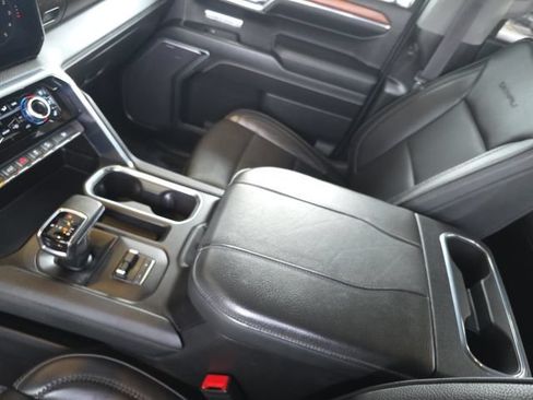 Used 2023 GMC Sierra 1500 Denali w/ Denali Reserve Package AWD/4WD image 32