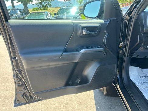 Used 2023 Toyota Tacoma TRD Sport AWD/4WD image 19