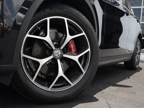 Used 2019 Alfa Romeo Stelvio Ti AWD/4WD image 29