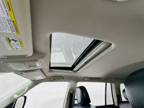 Used 2020 Nissan Armada SL w/ Premium Package image 6