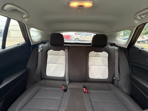 Used 2024 Chevrolet Trax LS w/ LS Convenience Package FWD image 19