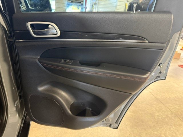 Used 2020 Jeep Grand Cherokee Trailhawk w/ Trailhawk Luxury Group AWD/4WD image 14