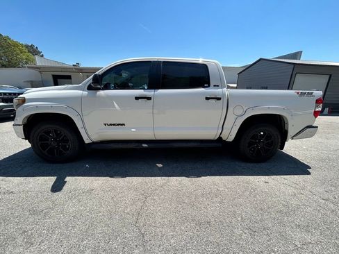 Used 2018 Toyota Tundra SR5 w/ SR5 Upgrade Package image 4