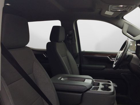 Used 2024 Chevrolet Silverado 1500 LT w/ Z71 Off-Road Package image 20