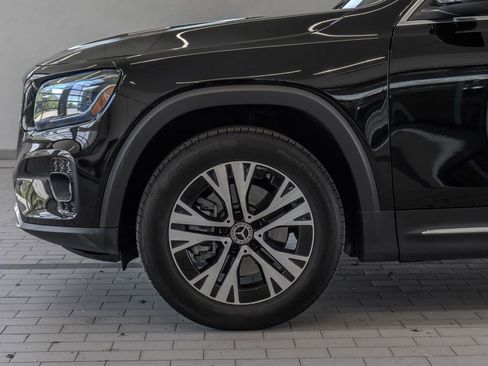 Used 2026 Mercedes-Benz GLB 250 4MATIC image 4
