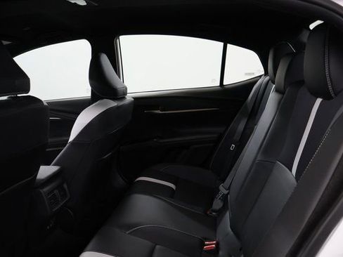 Used 2025 Toyota Camry SE image 31